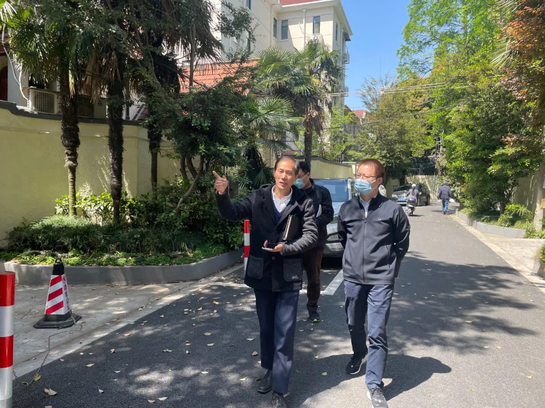 区发改委党史学习教育走访新华居委了解居民区诉求
