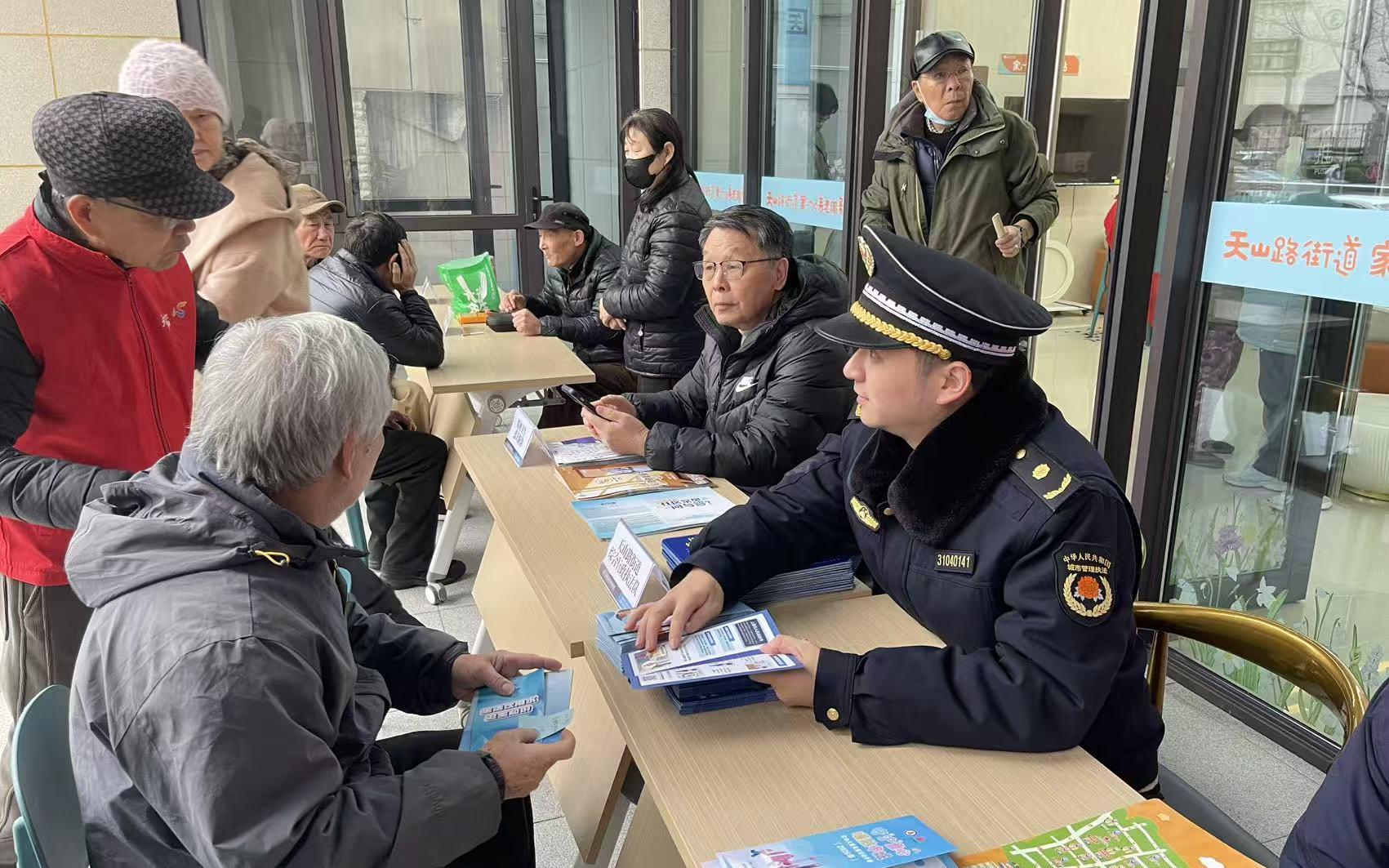 “3·5”学雷锋，我们都是追“锋”人