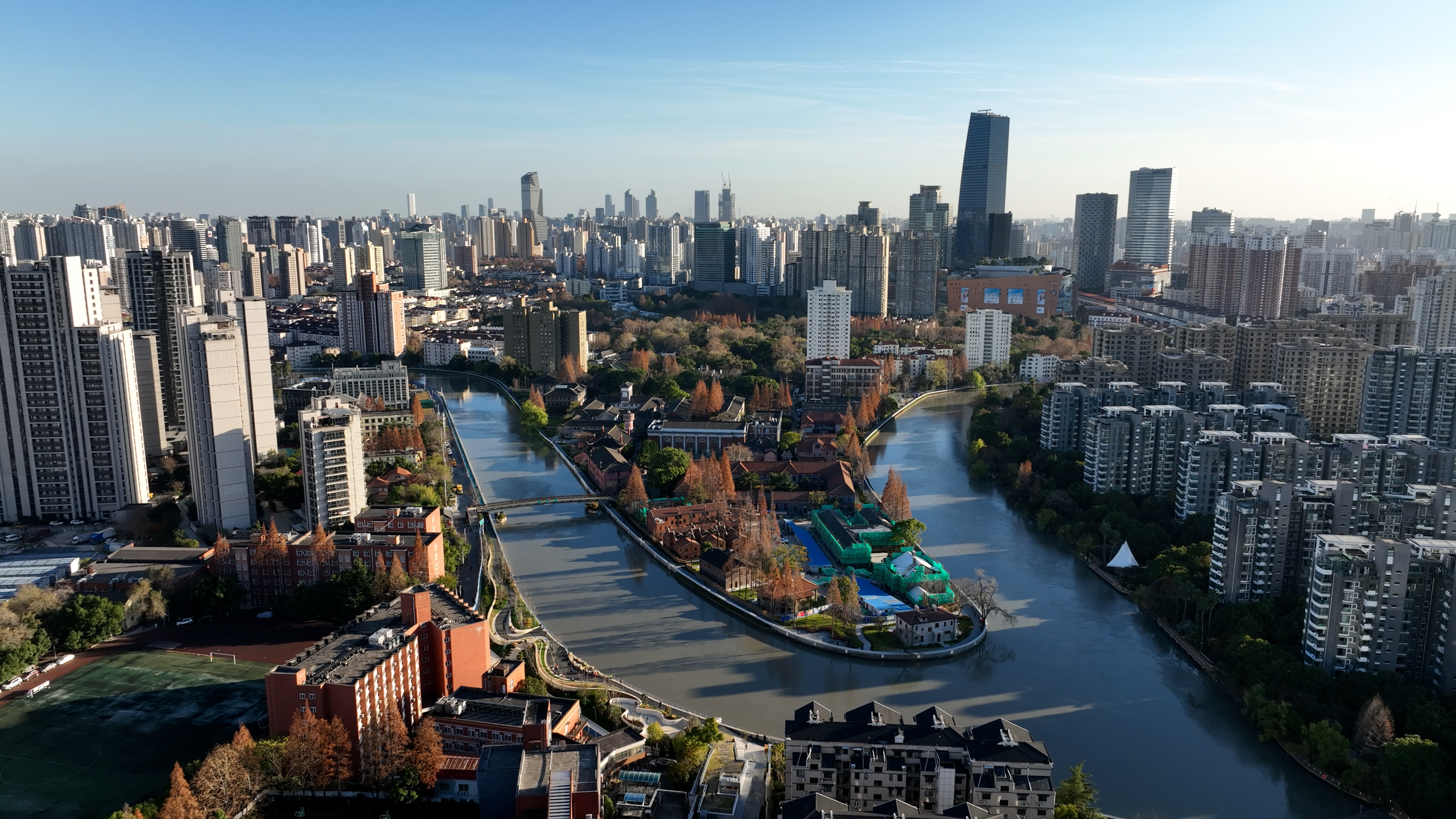 增强法治思维，强化综合治理，下好绣花功夫！陈吉宁围绕支持和服务新就业群体发展，在基层一线调研