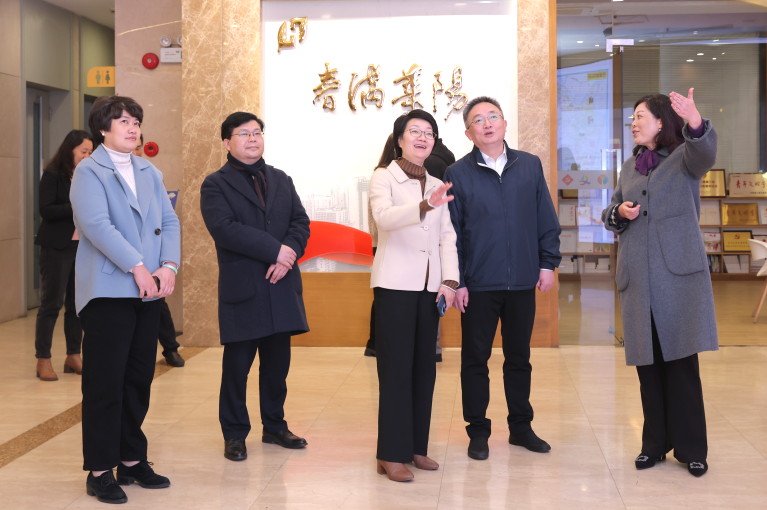 上海市妇联党组书记、主席张华赴长宁调研