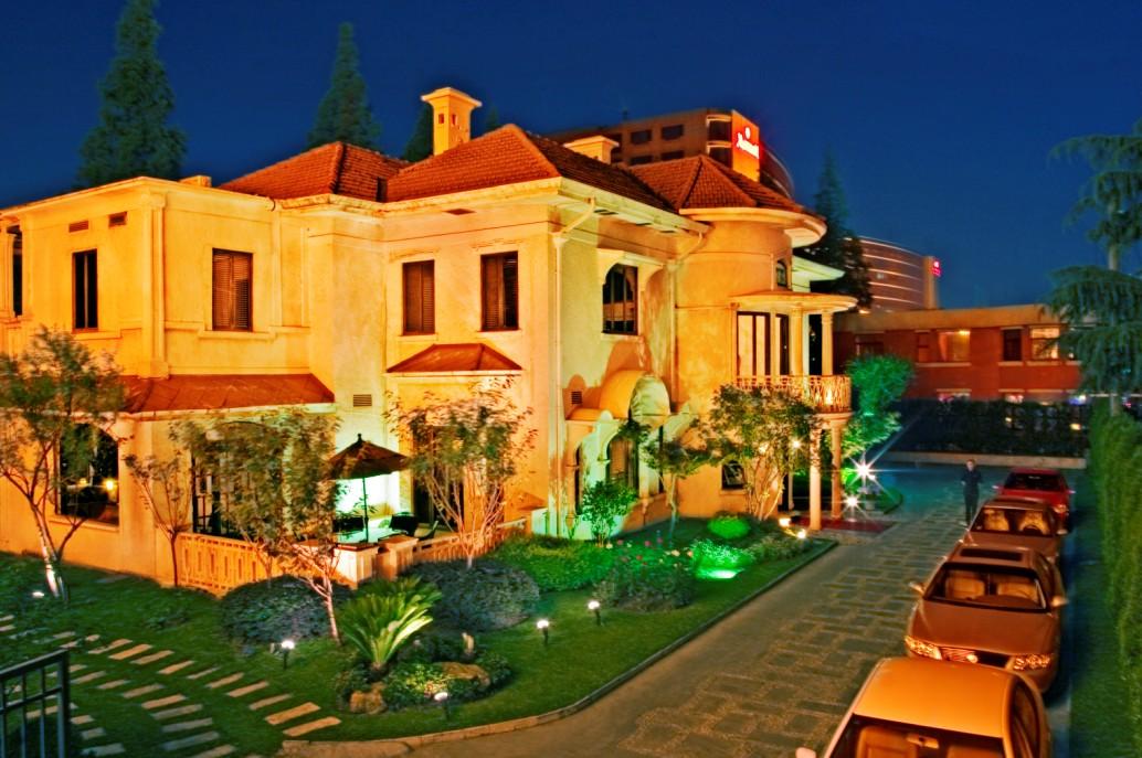 虹桥路2258号、2260号孔家花园