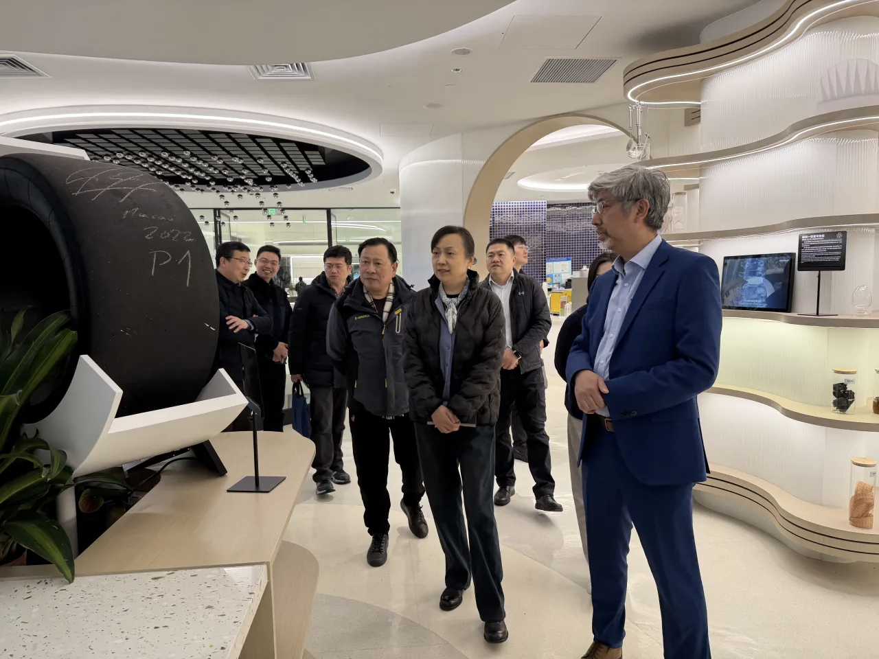 区人大常委会副主任潘敏带队调研长宁区生态环境保护工作