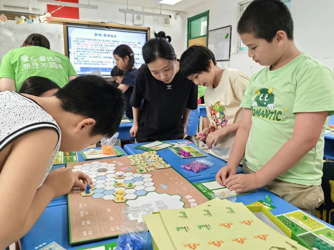 环保主题桌游走进长宁爱心暑托班……
