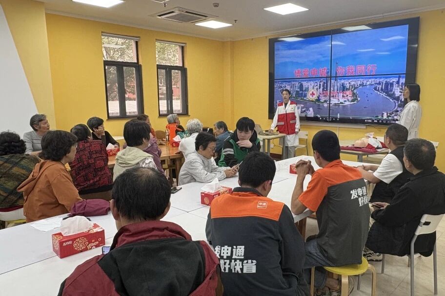 盛夏送清风 暖心护奔波！虹桥街道“五新”服务，为新就业群体撑起夏日“清凉伞”