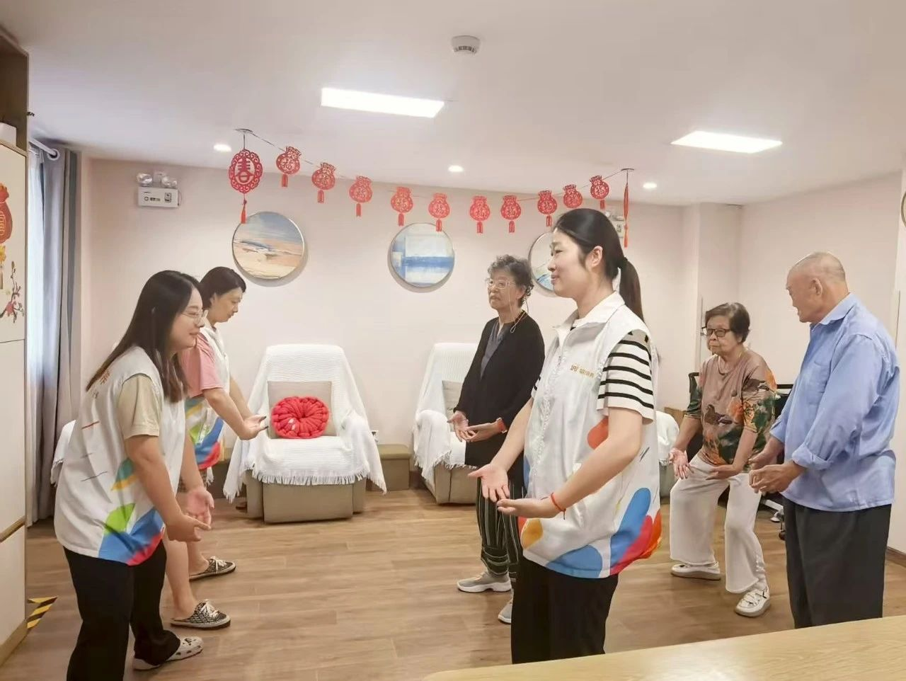 暖心!华阳老人的“新爱好”,藏着最动人的故事……