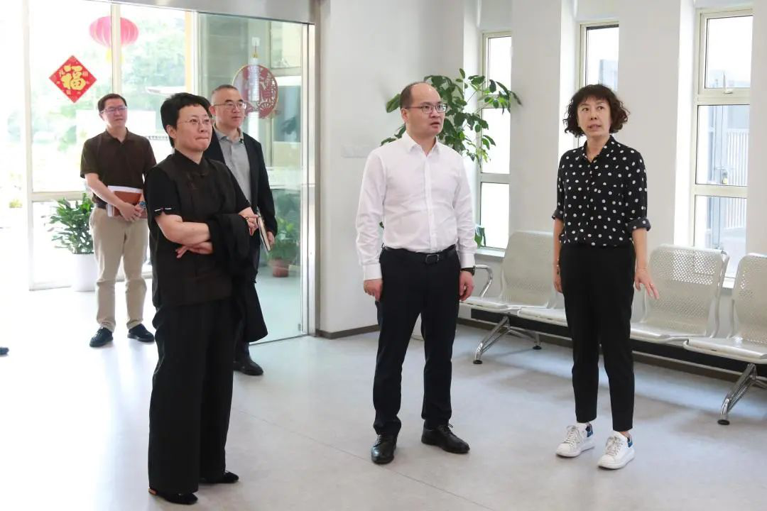 区委副书记、区长刘平走访调研区建管委
