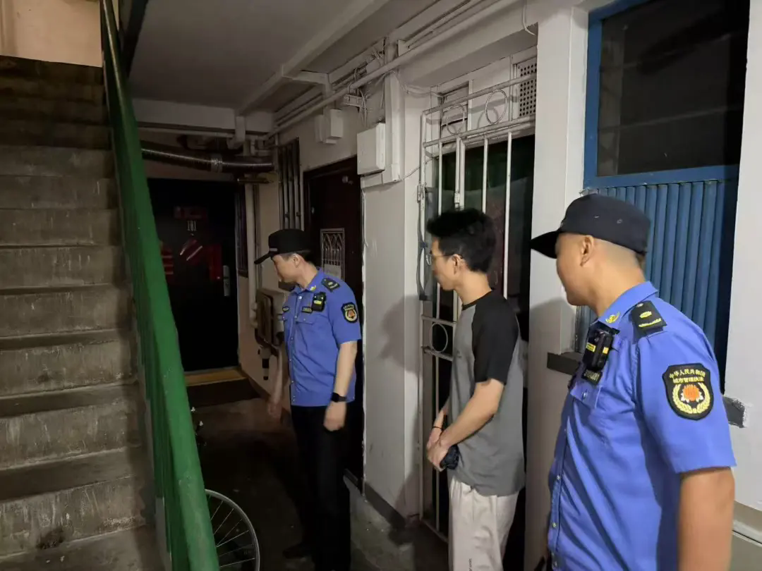 “夜查不停歇”！江苏路街道持续推进电动自行车安全治理行动 