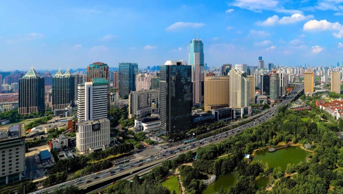 江苏路街道获评第七届全国文明单位