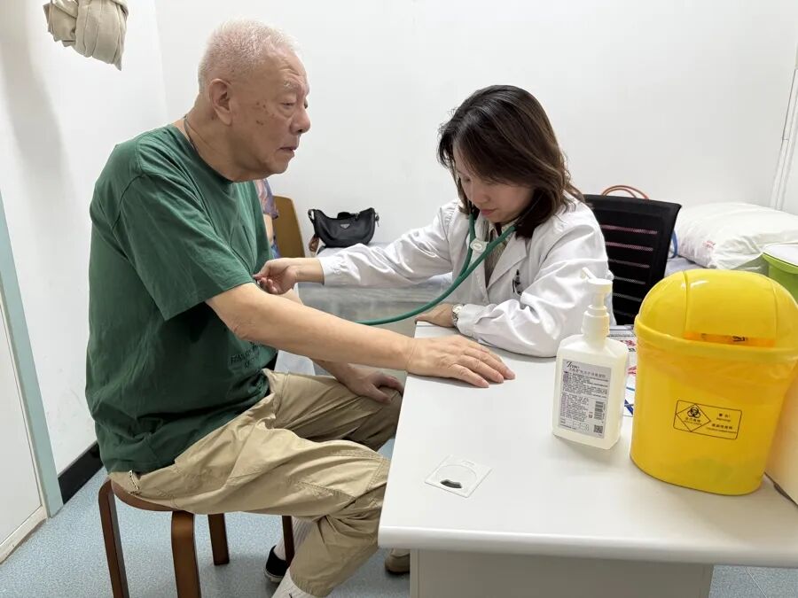 让69万居民看病有座“智慧靠山”：长宁“1+5+X”率先整合健康大数据