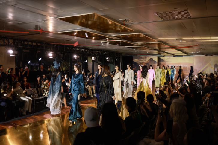 时尚出海，长宁这个高定时装品牌发布新系列