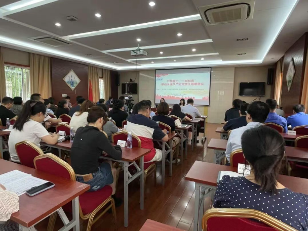 天山路街道举办“天山学习大讲堂” 为新一届居民区“两委”班子充电赋能!