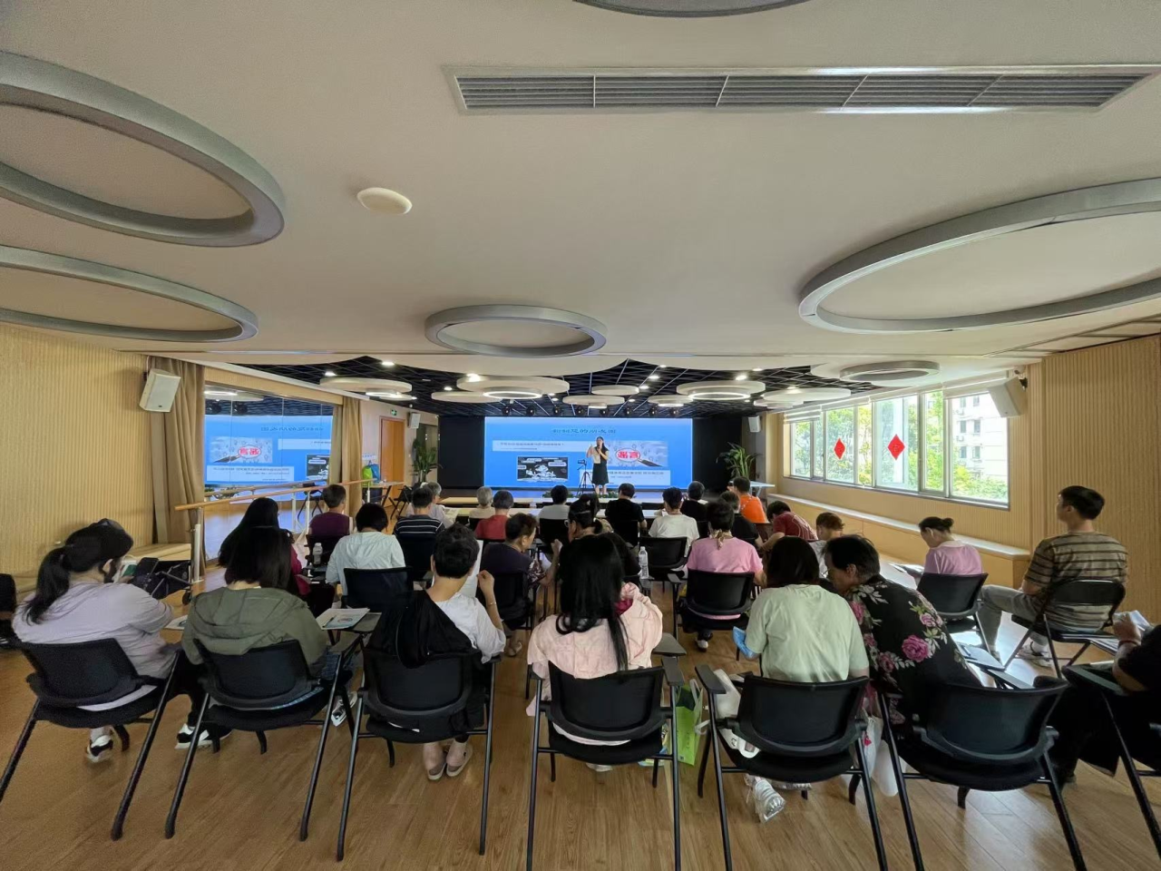 “吾要食安联盟”织密诚信网 让舌尖安全更有“信”  ——长宁区北新泾街道开展食品安全诚信宣传系列活动