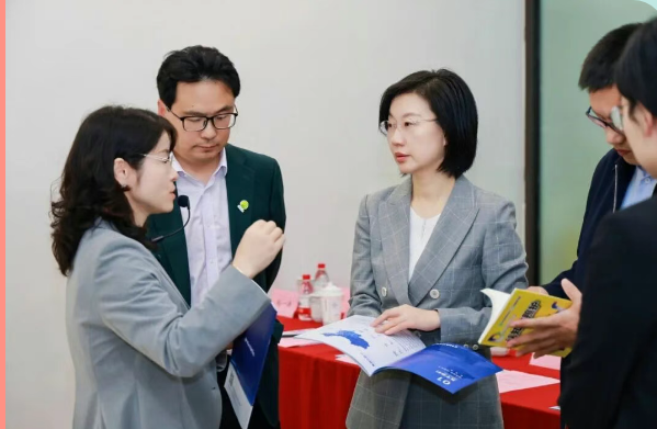 国家医保局王文君副局长调研长宁区长护险工作